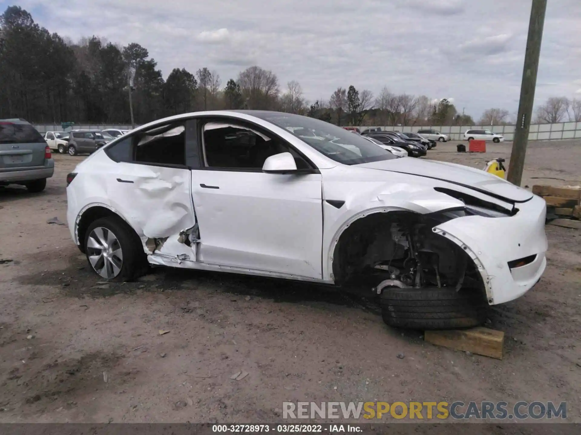 6 Photograph of a damaged car 5YJYGDEE3LF043666 TESLA MODEL Y 2020