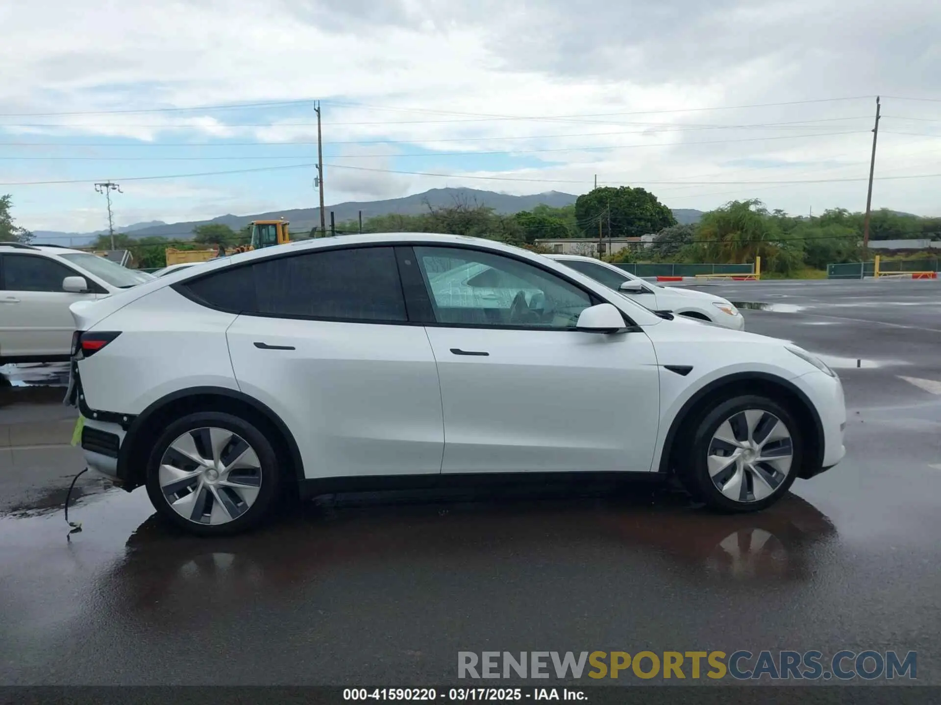 14 Photograph of a damaged car 5YJYGDEE3LF043800 TESLA MODEL Y 2020
