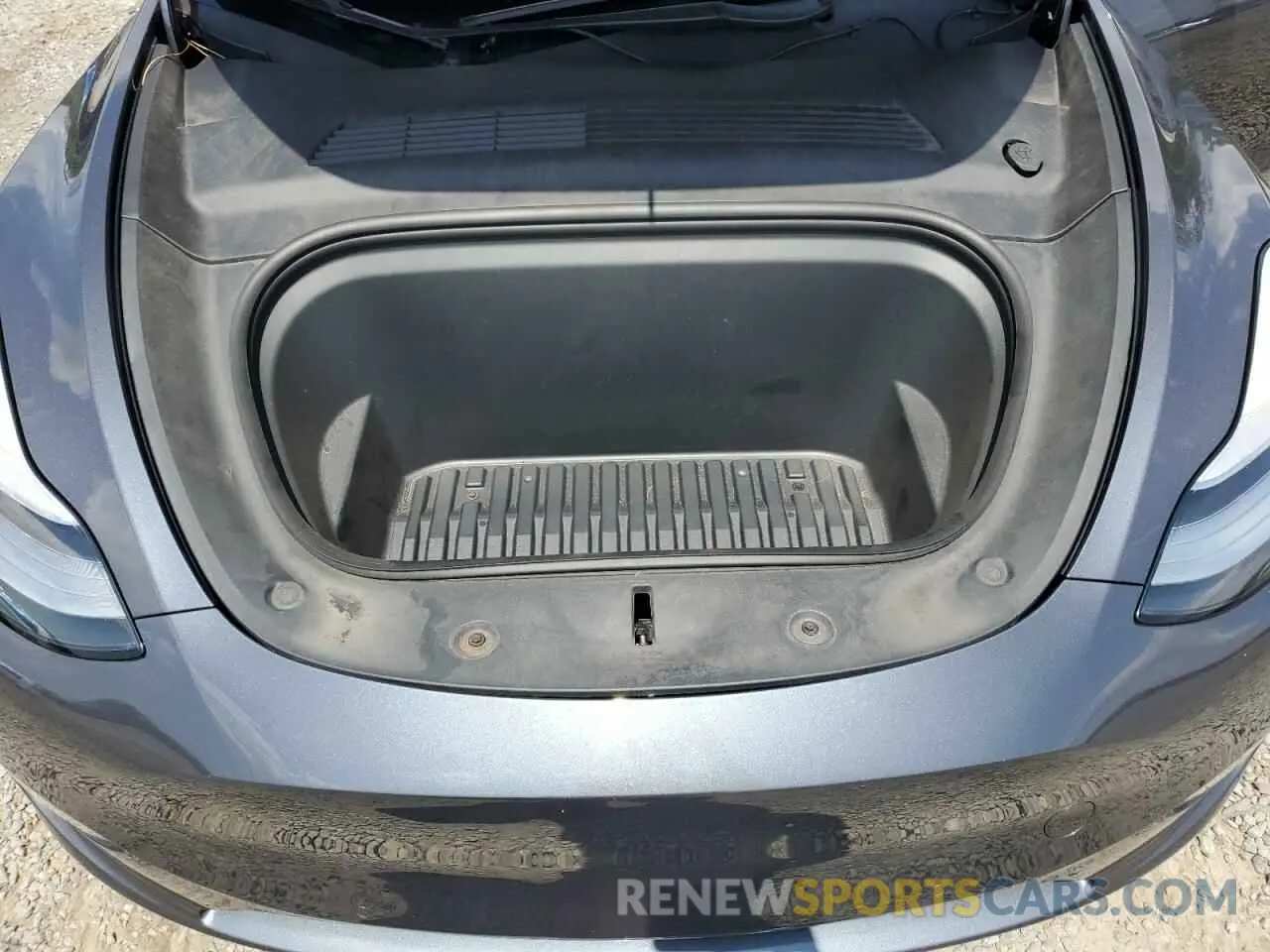 11 Photograph of a damaged car 5YJYGDEE3LF044056 TESLA MODEL Y 2020