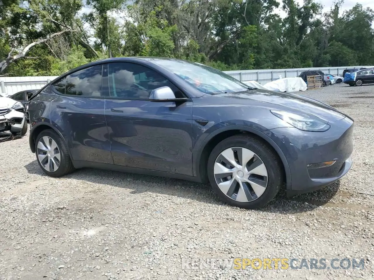 4 Photograph of a damaged car 5YJYGDEE3LF044056 TESLA MODEL Y 2020