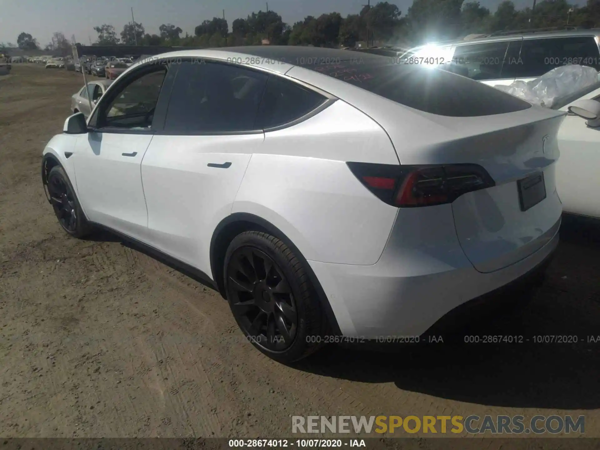 3 Photograph of a damaged car 5YJYGDEE3LF052626 TESLA MODEL Y 2020