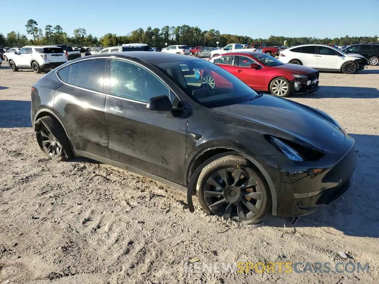 4 Photograph of a damaged car 5YJYGDEE3LF055137 TESLA MODEL Y 2020