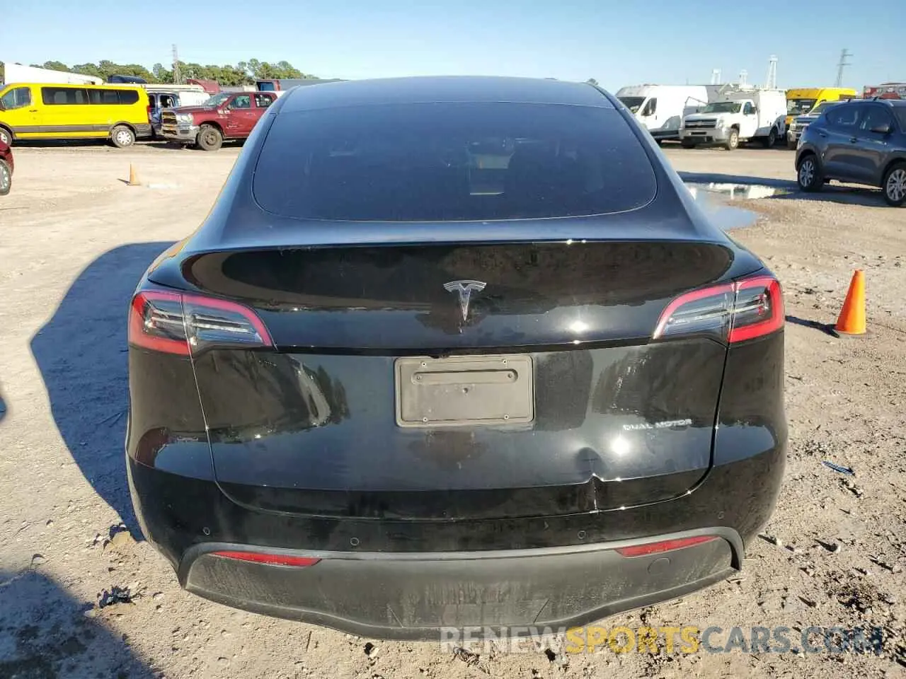 6 Photograph of a damaged car 5YJYGDEE3LF055137 TESLA MODEL Y 2020