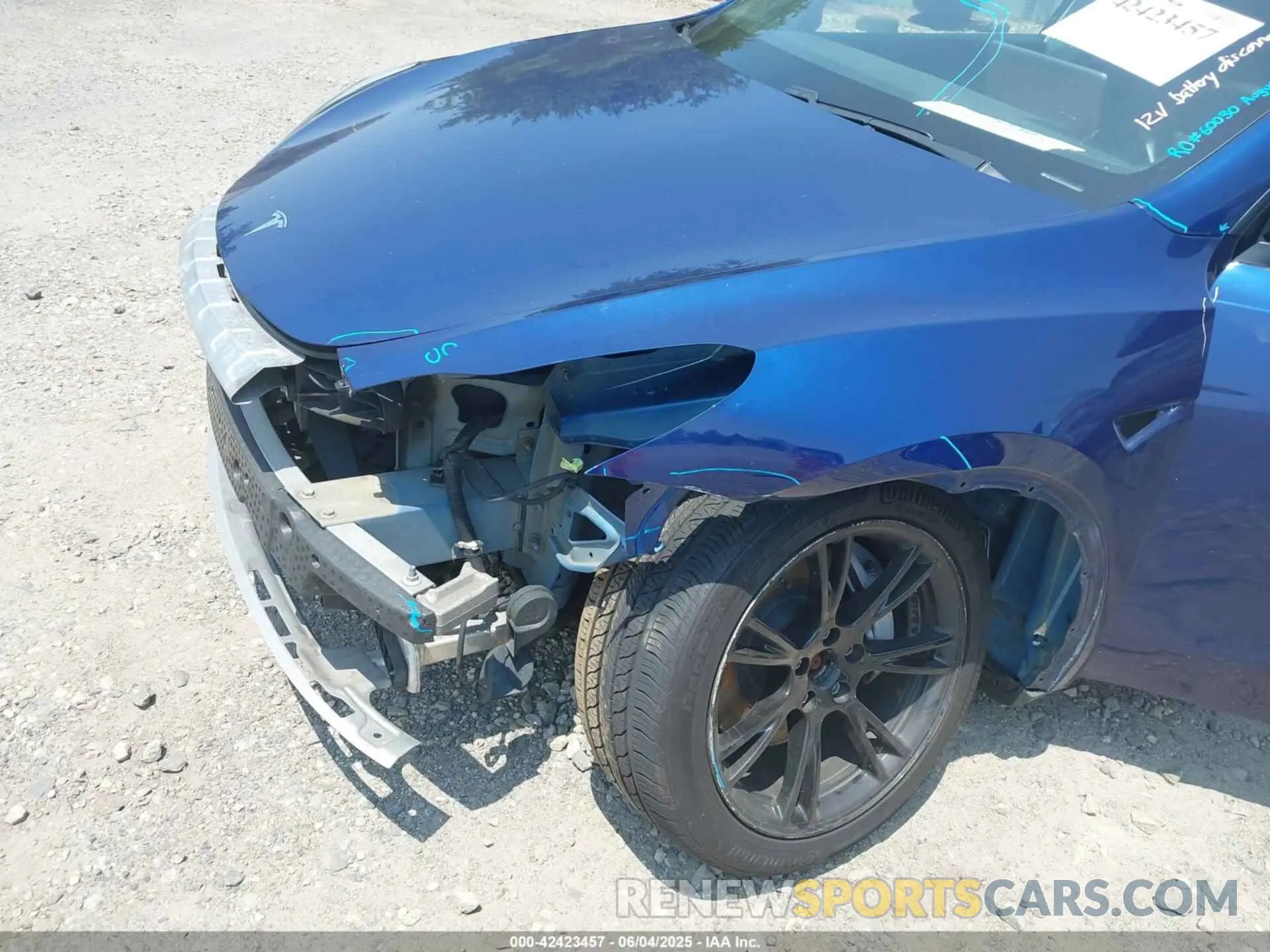 19 Photograph of a damaged car 5YJYGDEE4LF006867 TESLA MODEL Y 2020