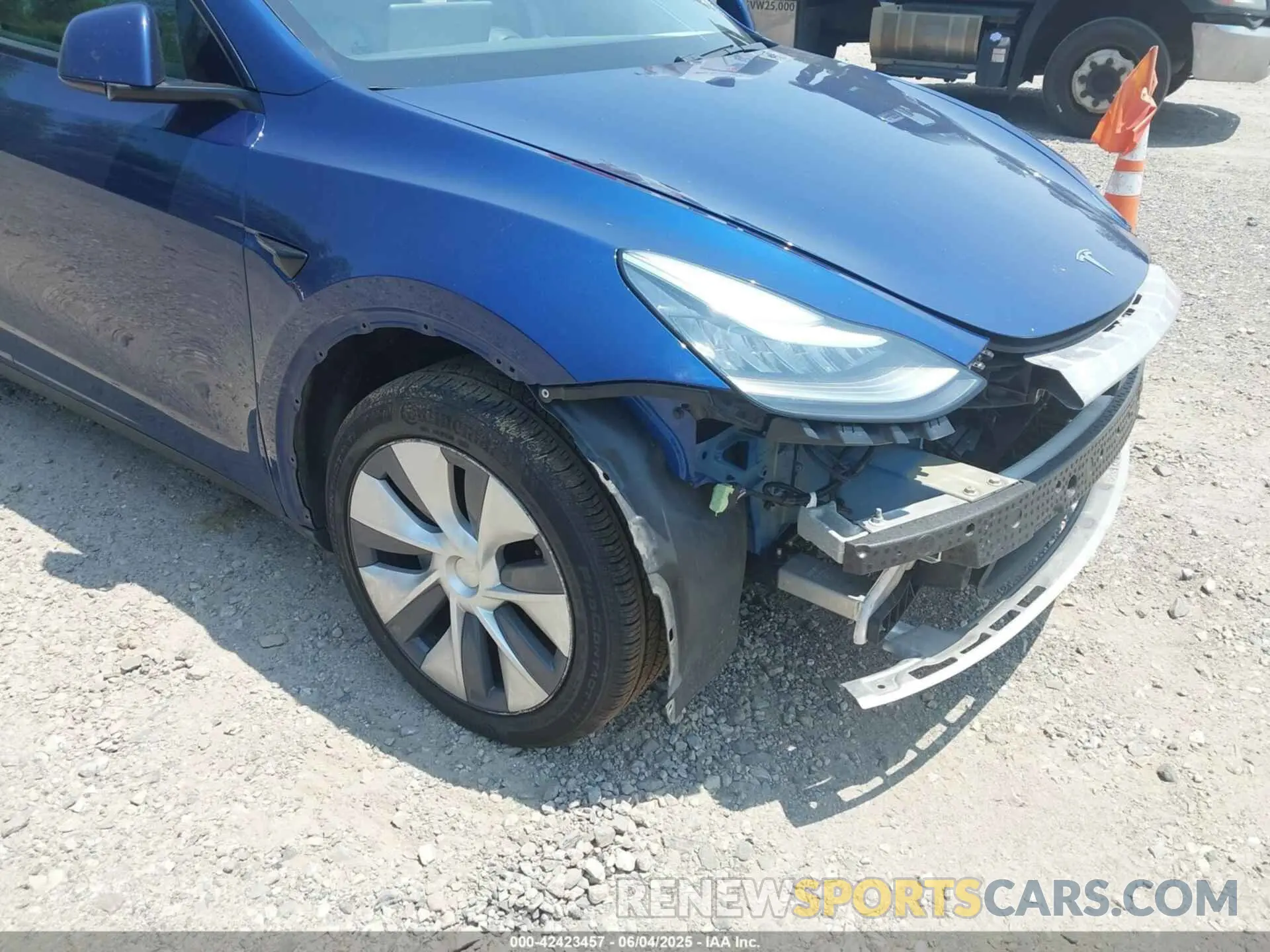 20 Photograph of a damaged car 5YJYGDEE4LF006867 TESLA MODEL Y 2020
