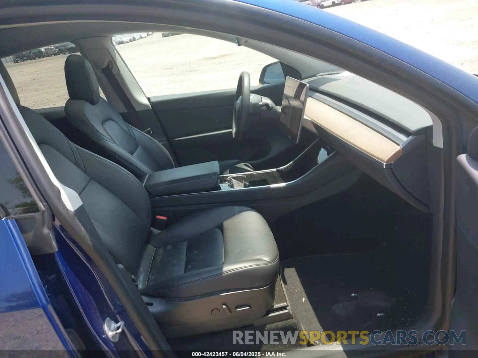 5 Photograph of a damaged car 5YJYGDEE4LF006867 TESLA MODEL Y 2020