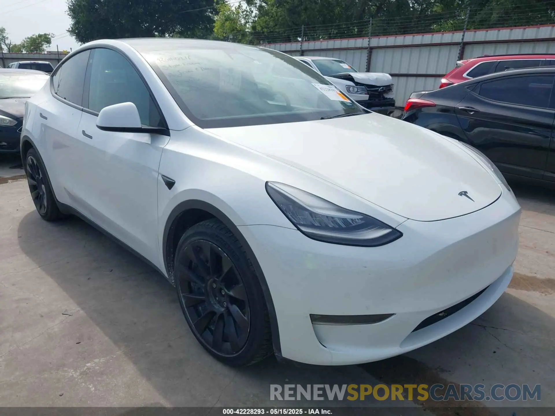 1 Photograph of a damaged car 5YJYGDEE4LF011275 TESLA MODEL Y 2020