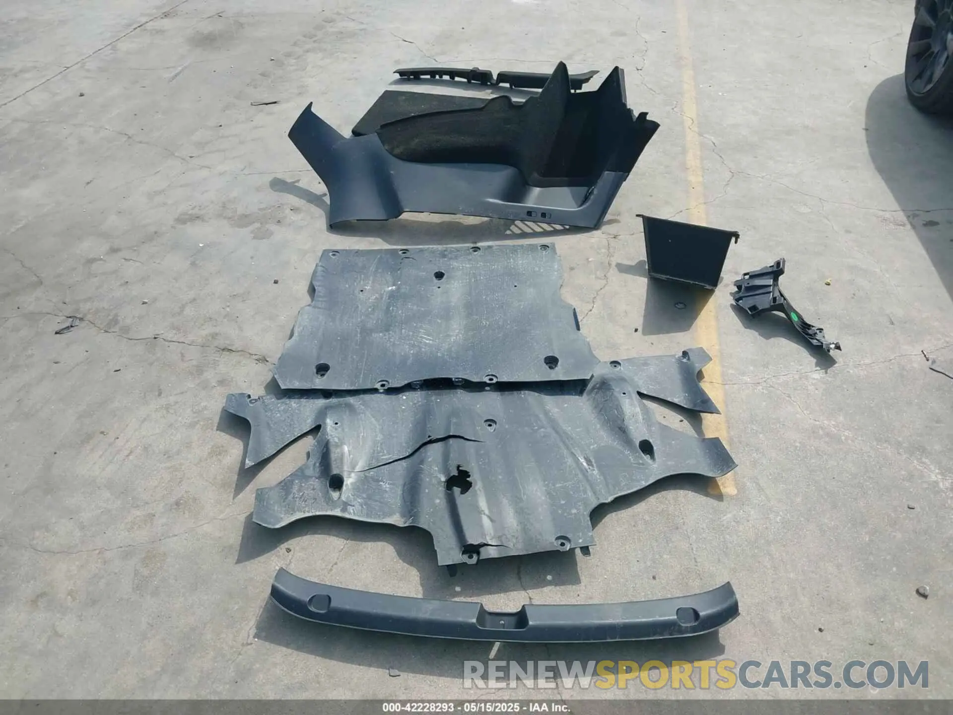 12 Photograph of a damaged car 5YJYGDEE4LF011275 TESLA MODEL Y 2020
