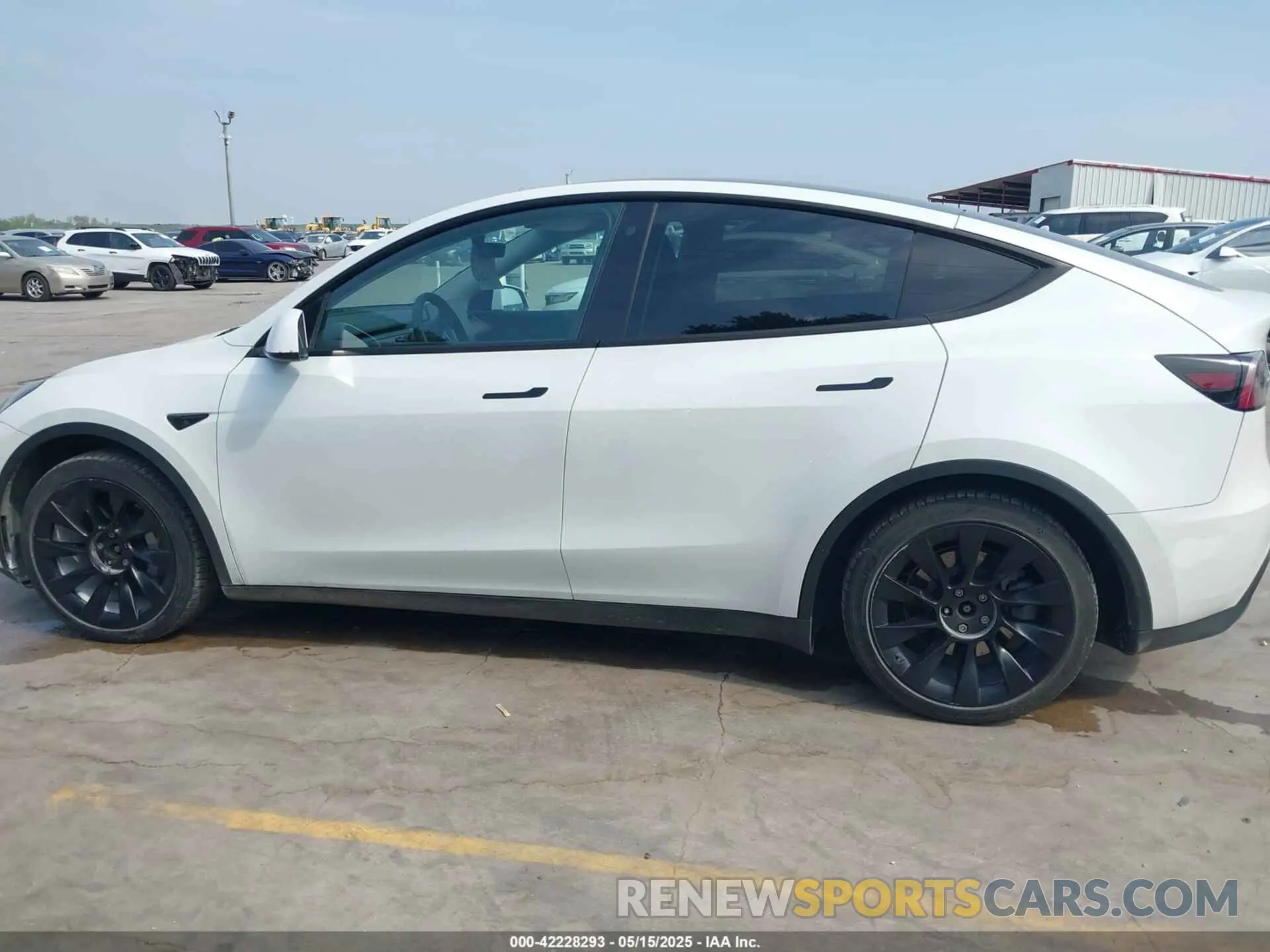15 Photograph of a damaged car 5YJYGDEE4LF011275 TESLA MODEL Y 2020