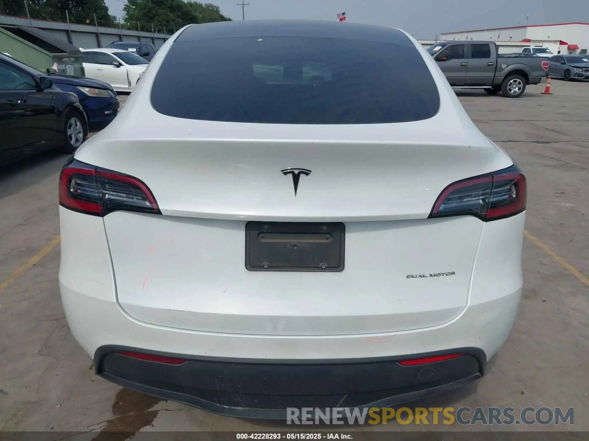 17 Photograph of a damaged car 5YJYGDEE4LF011275 TESLA MODEL Y 2020