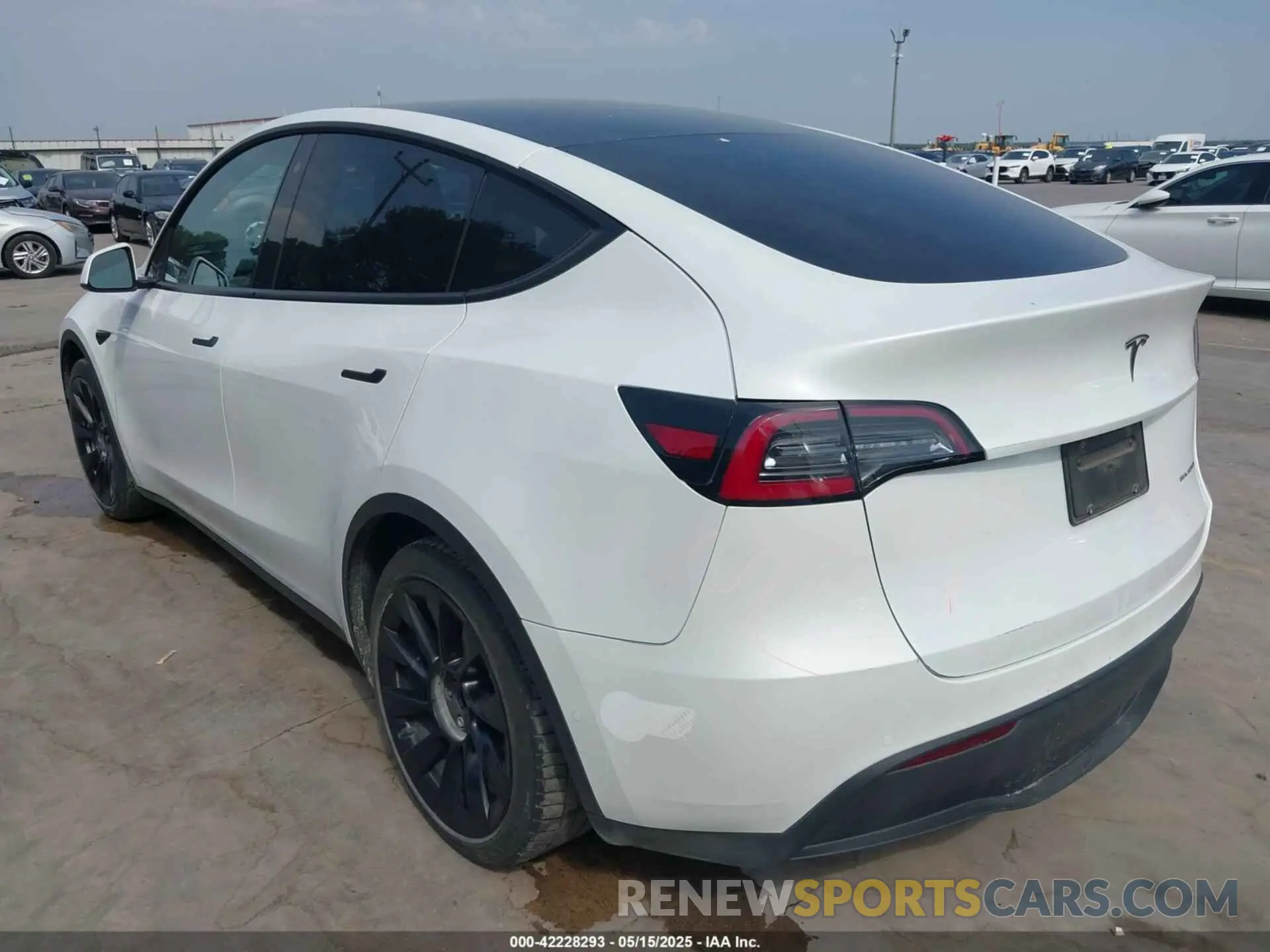 3 Photograph of a damaged car 5YJYGDEE4LF011275 TESLA MODEL Y 2020