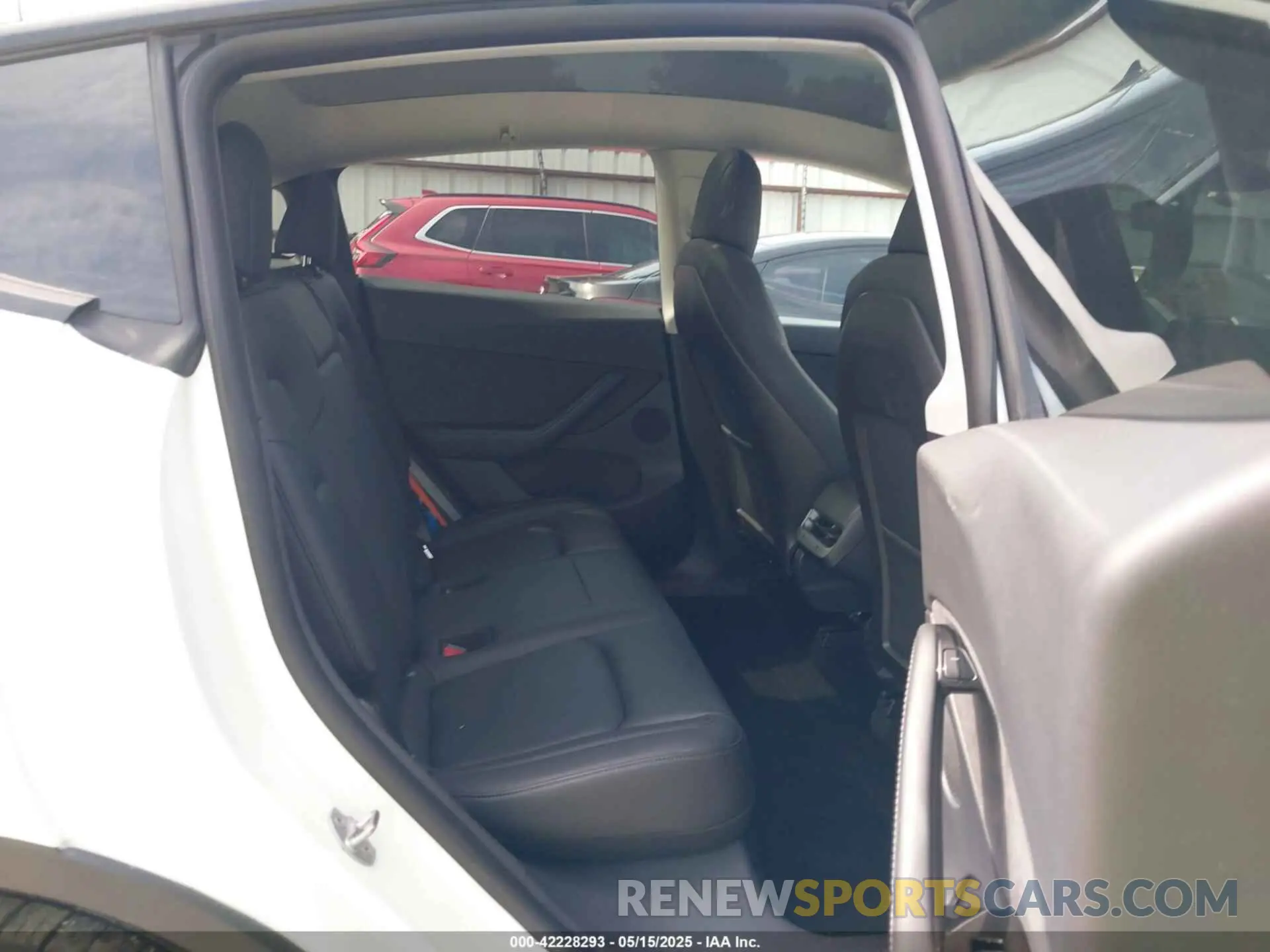 8 Photograph of a damaged car 5YJYGDEE4LF011275 TESLA MODEL Y 2020
