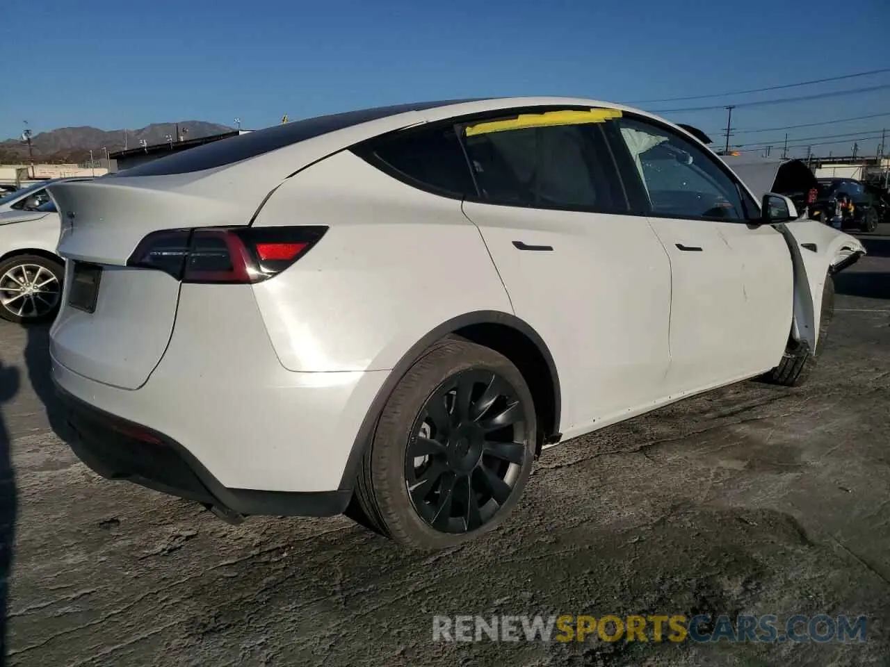 3 Photograph of a damaged car 5YJYGDEE4LF014564 TESLA MODEL Y 2020