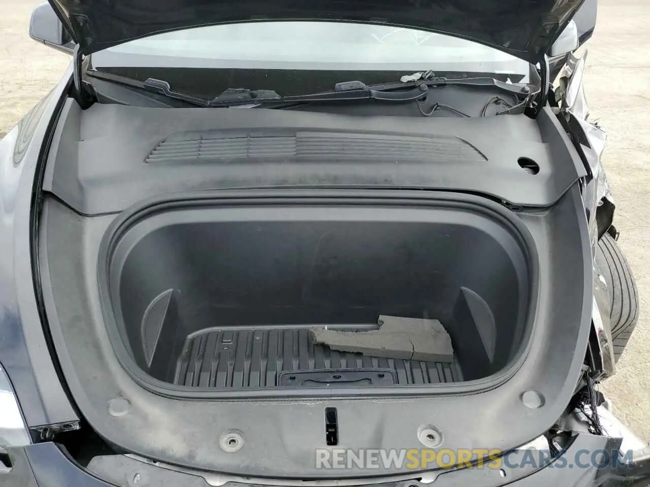 11 Photograph of a damaged car 5YJYGDEE4LF018274 TESLA MODEL Y 2020