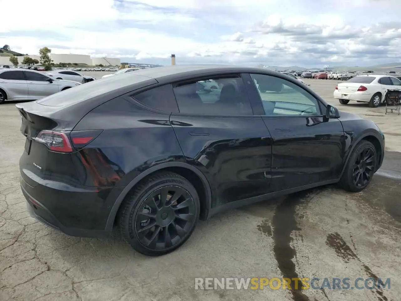 3 Photograph of a damaged car 5YJYGDEE4LF018274 TESLA MODEL Y 2020