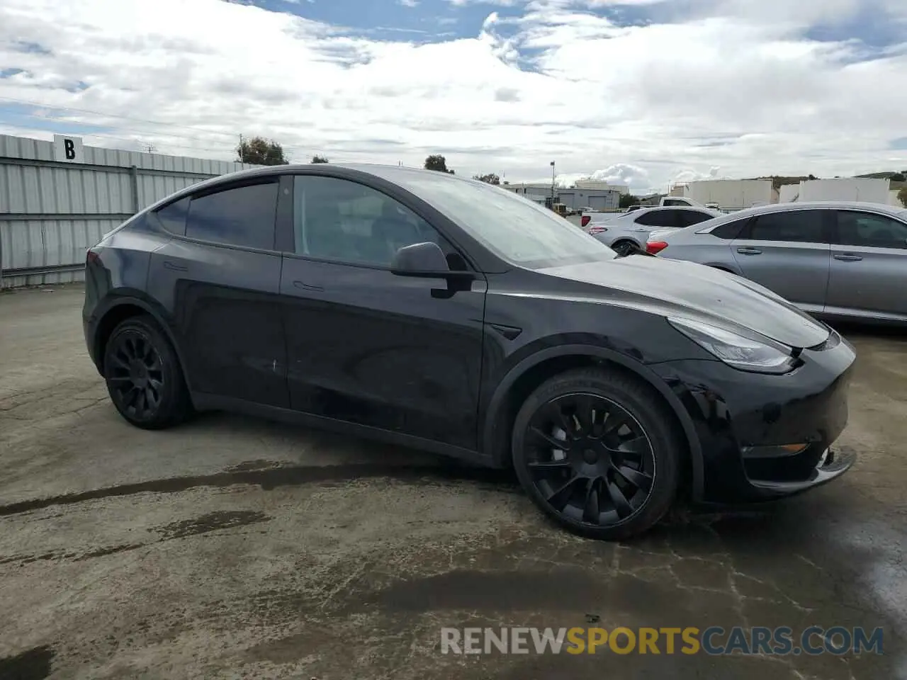 4 Photograph of a damaged car 5YJYGDEE4LF018274 TESLA MODEL Y 2020