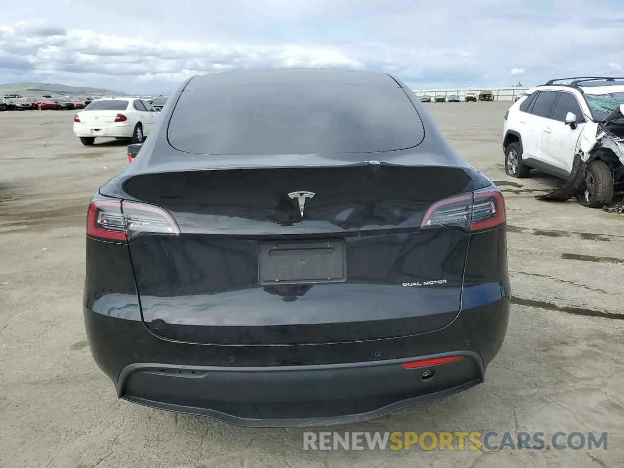 6 Photograph of a damaged car 5YJYGDEE4LF018274 TESLA MODEL Y 2020