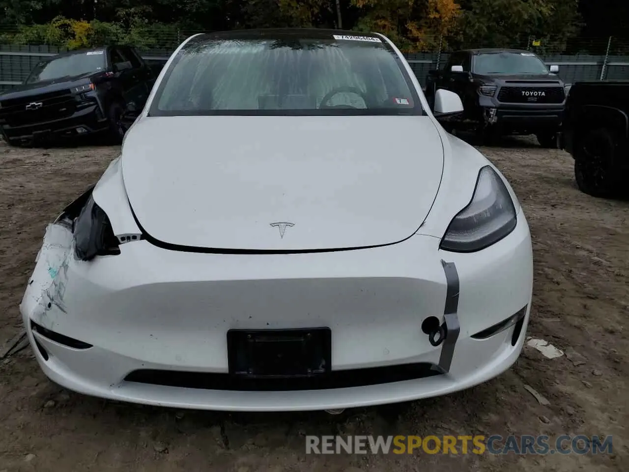 5 Photograph of a damaged car 5YJYGDEE4LF027654 TESLA MODEL Y 2020
