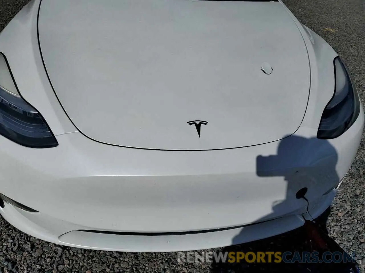 11 Photograph of a damaged car 5YJYGDEE4LF031168 TESLA MODEL Y 2020