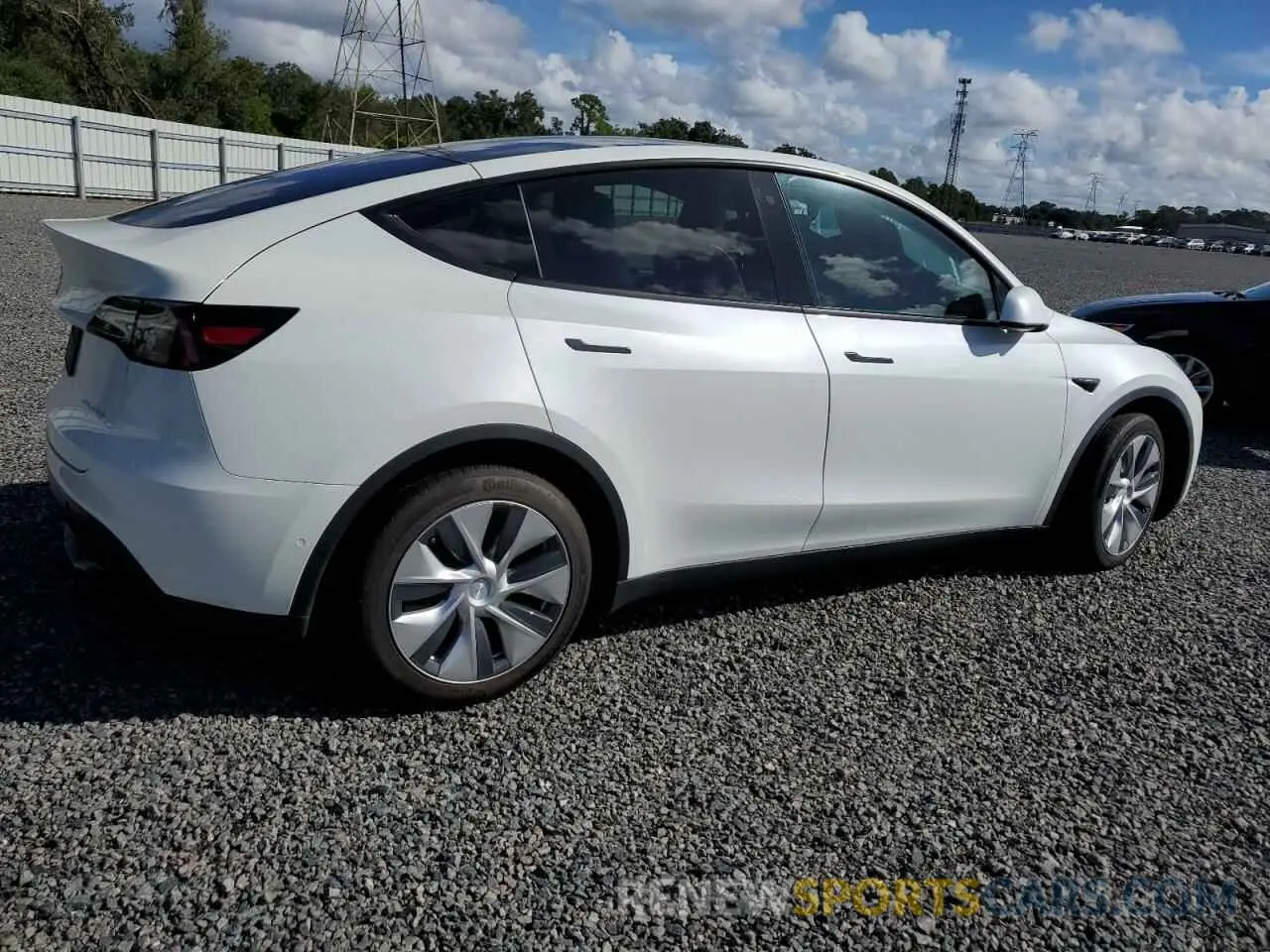 3 Photograph of a damaged car 5YJYGDEE4LF031168 TESLA MODEL Y 2020