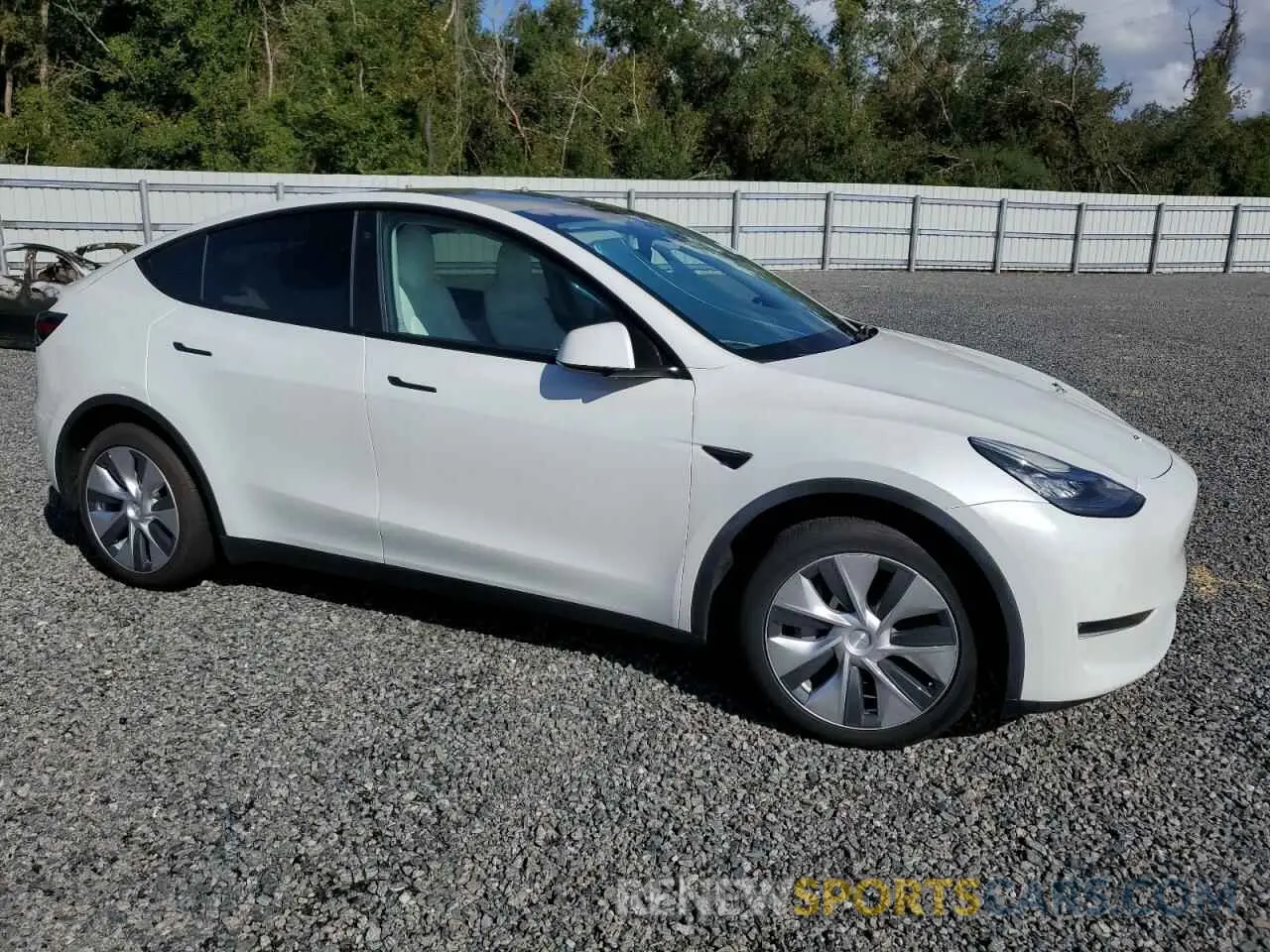 4 Photograph of a damaged car 5YJYGDEE4LF031168 TESLA MODEL Y 2020
