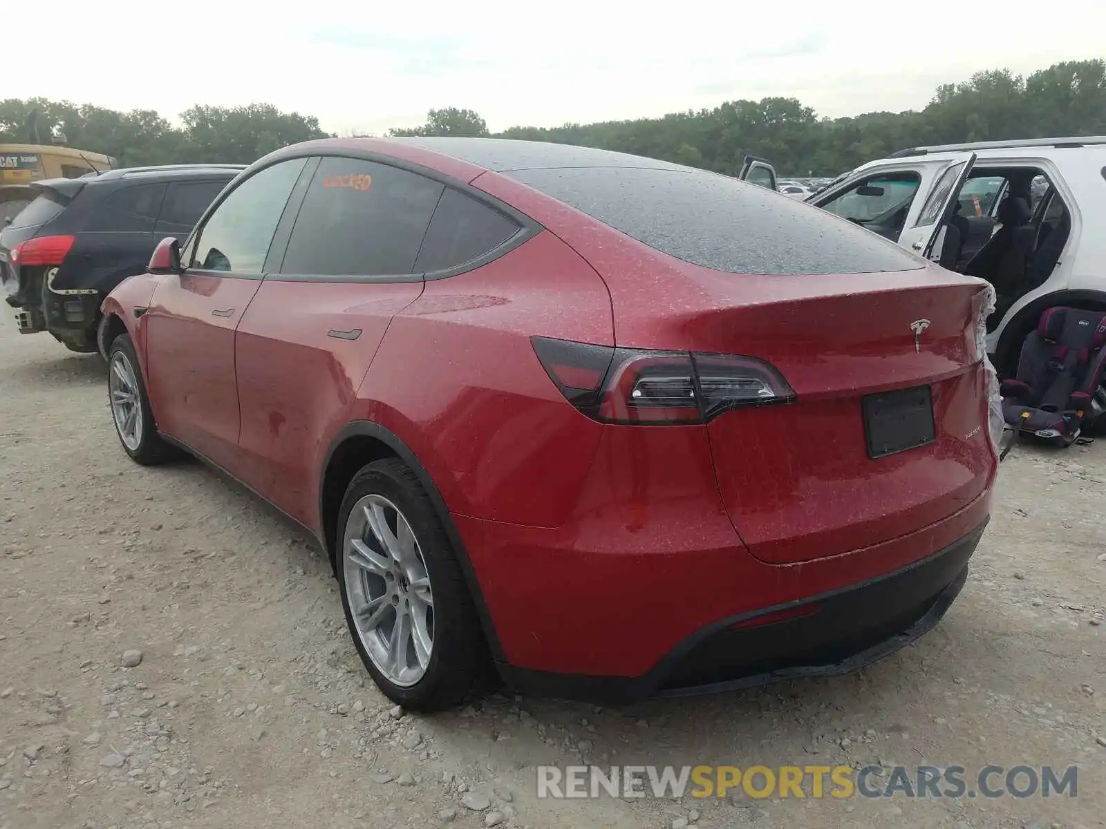 3 Photograph of a damaged car 5YJYGDEE4LF031672 TESLA MODEL Y 2020