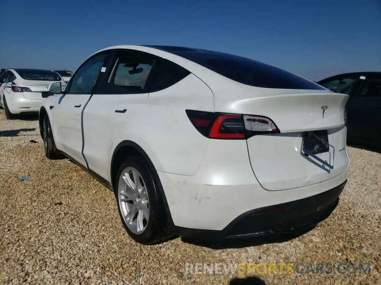 3 Photograph of a damaged car 5YJYGDEE4LF039531 TESLA MODEL Y 2020