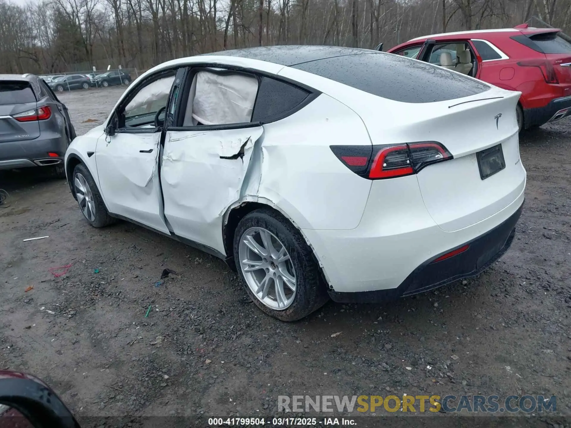 3 Photograph of a damaged car 5YJYGDEE4LF044843 TESLA MODEL Y 2020