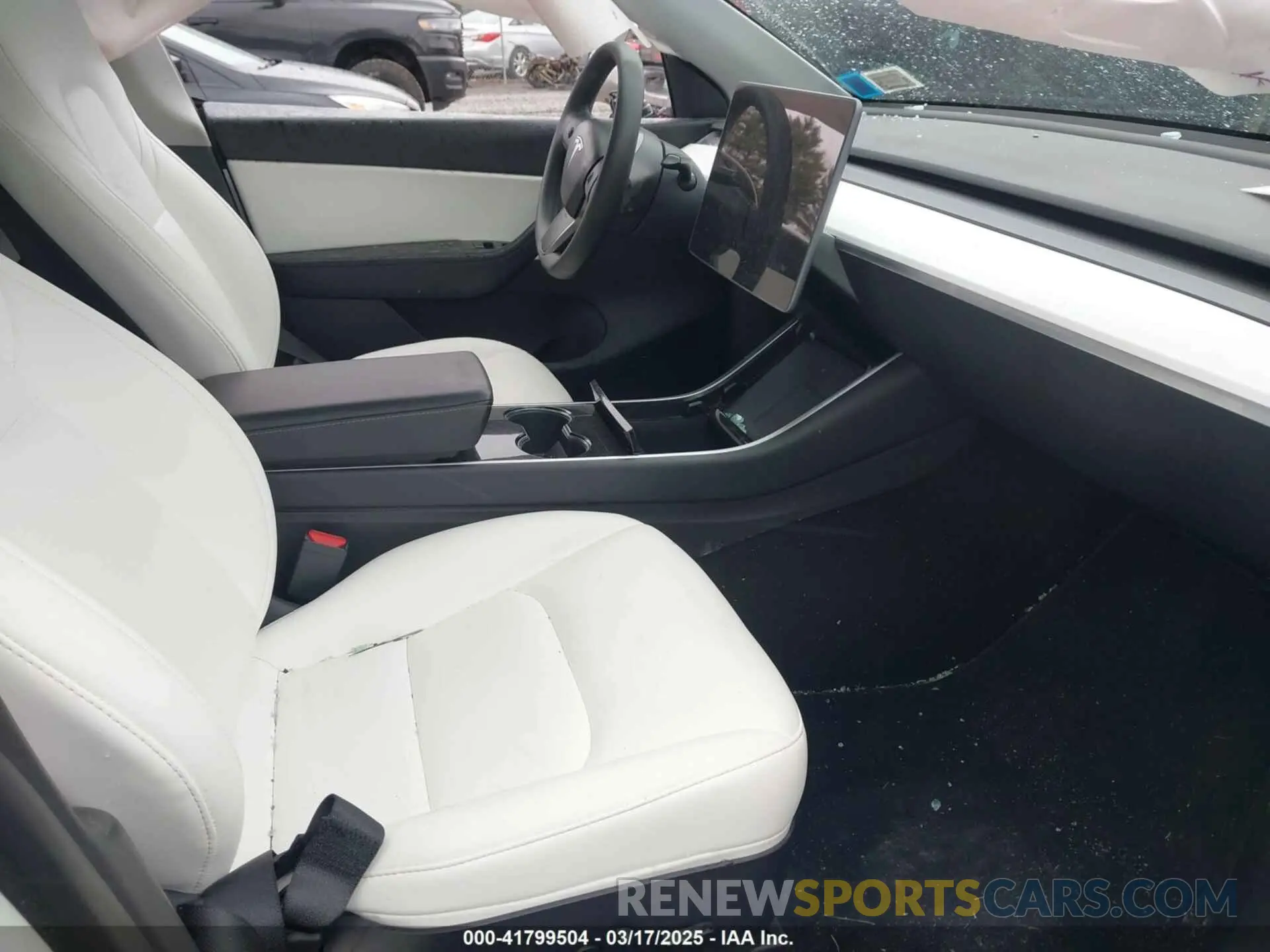 5 Photograph of a damaged car 5YJYGDEE4LF044843 TESLA MODEL Y 2020