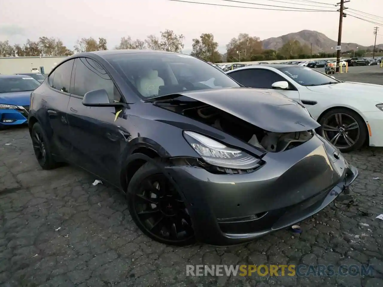 1 Photograph of a damaged car 5YJYGDEE4LF051324 TESLA MODEL Y 2020