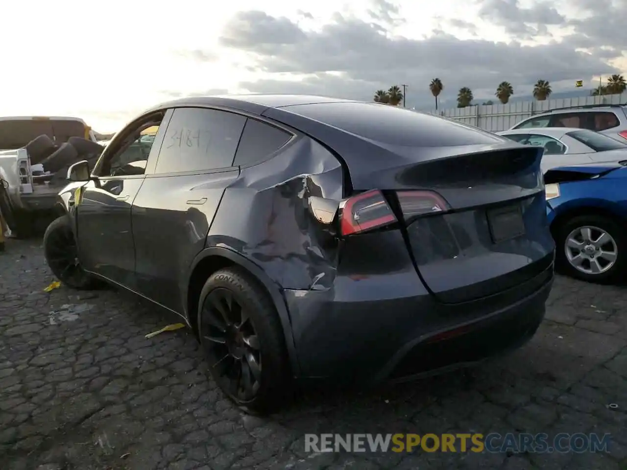 3 Photograph of a damaged car 5YJYGDEE4LF051324 TESLA MODEL Y 2020