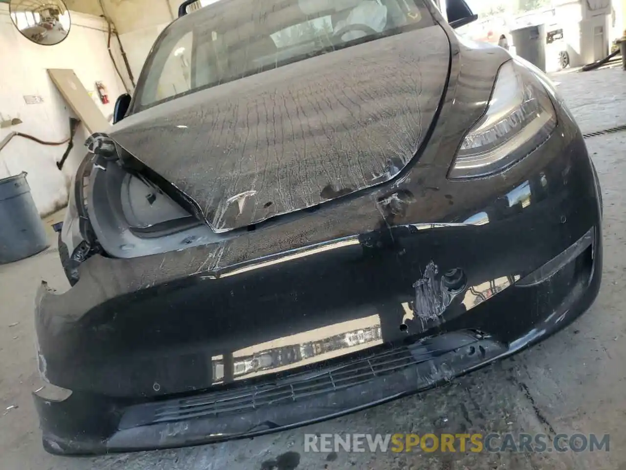 10 Photograph of a damaged car 5YJYGDEE4LF052487 TESLA MODEL Y 2020