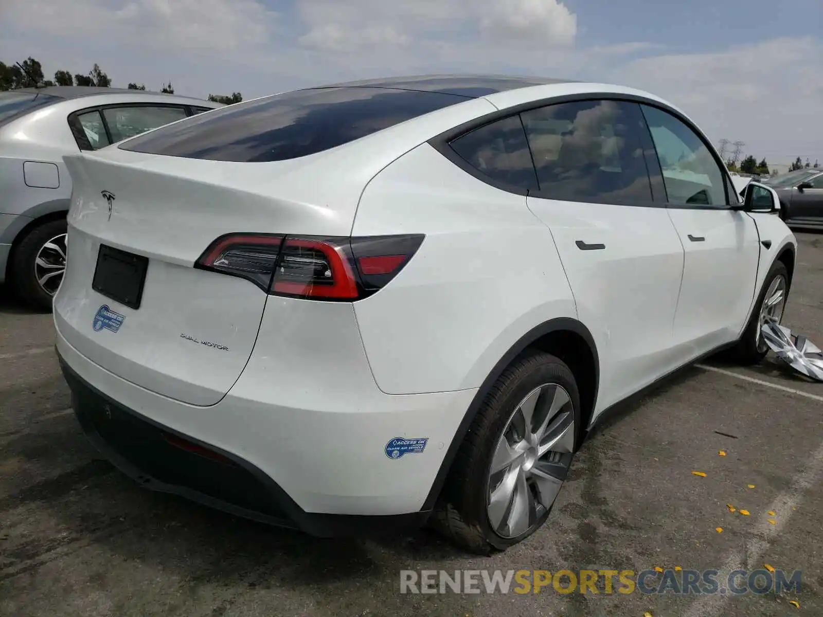 4 Photograph of a damaged car 5YJYGDEE4LF054689 TESLA MODEL Y 2020