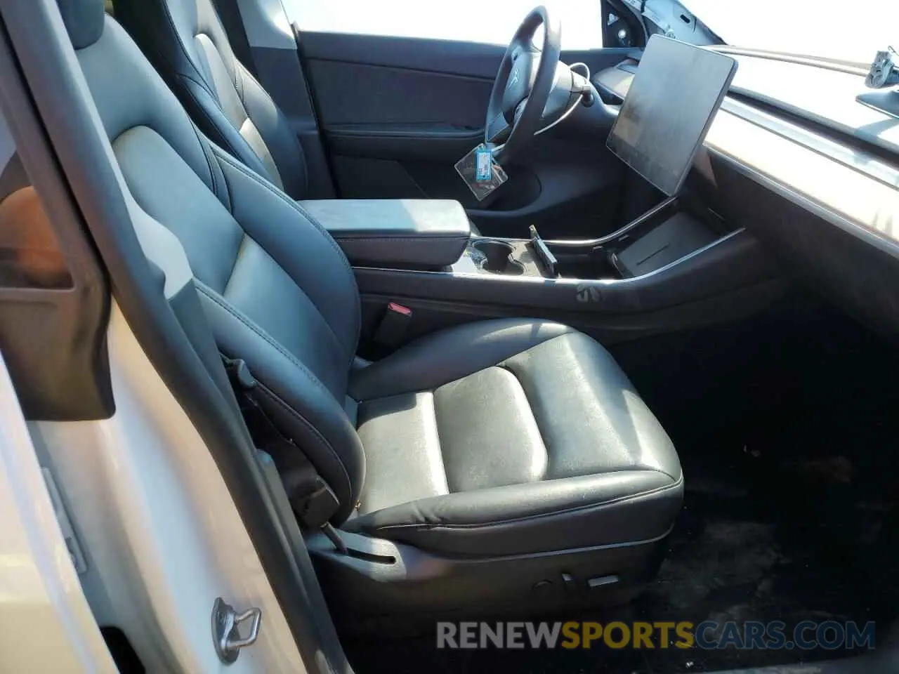 7 Photograph of a damaged car 5YJYGDEE5LF009342 TESLA MODEL Y 2020