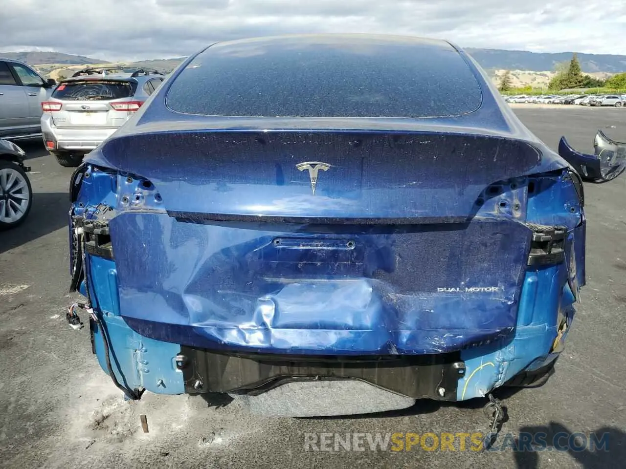 6 Photograph of a damaged car 5YJYGDEE5LF010247 TESLA MODEL Y 2020
