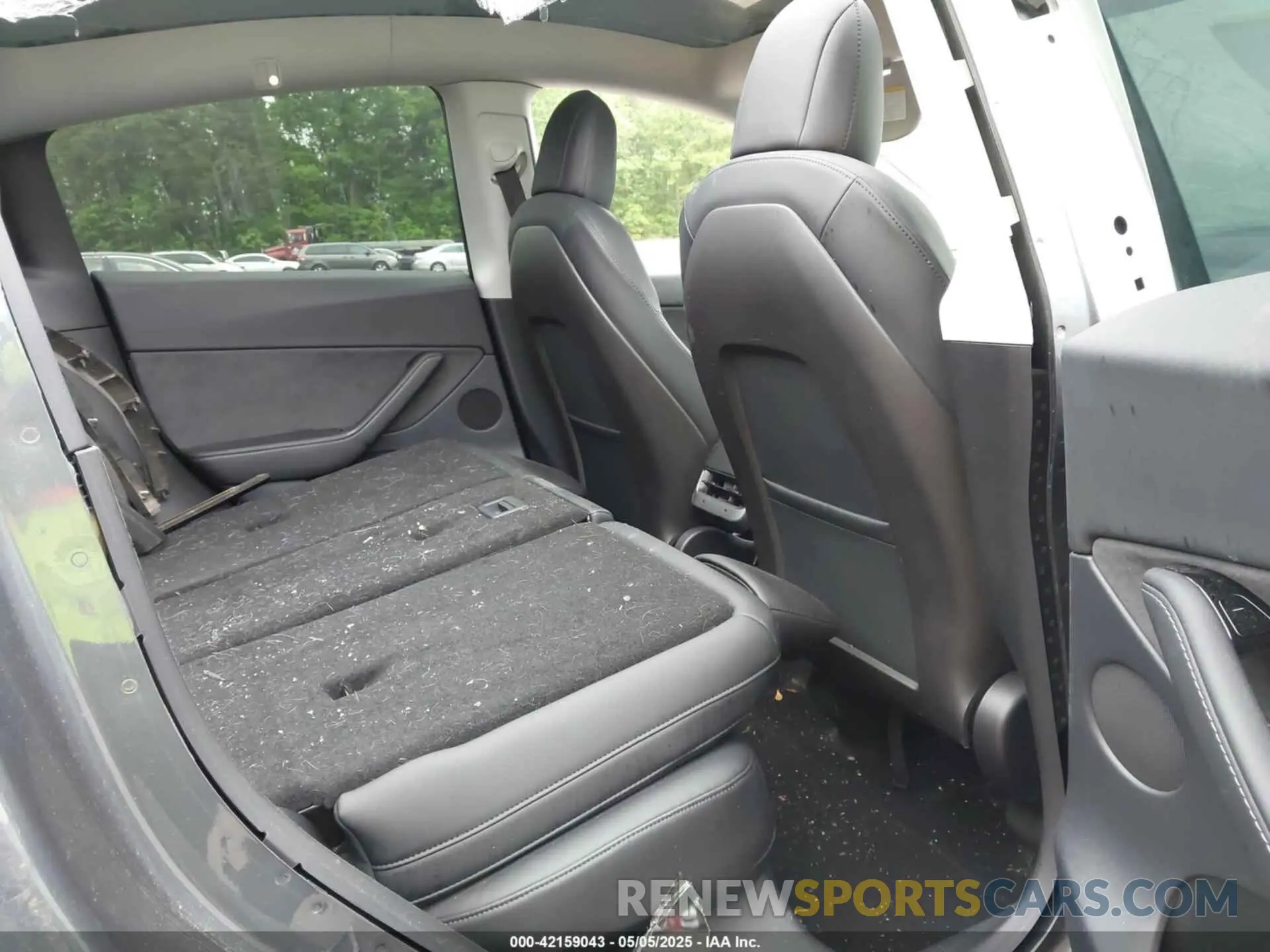 8 Photograph of a damaged car 5YJYGDEE5LF013245 TESLA MODEL Y 2020