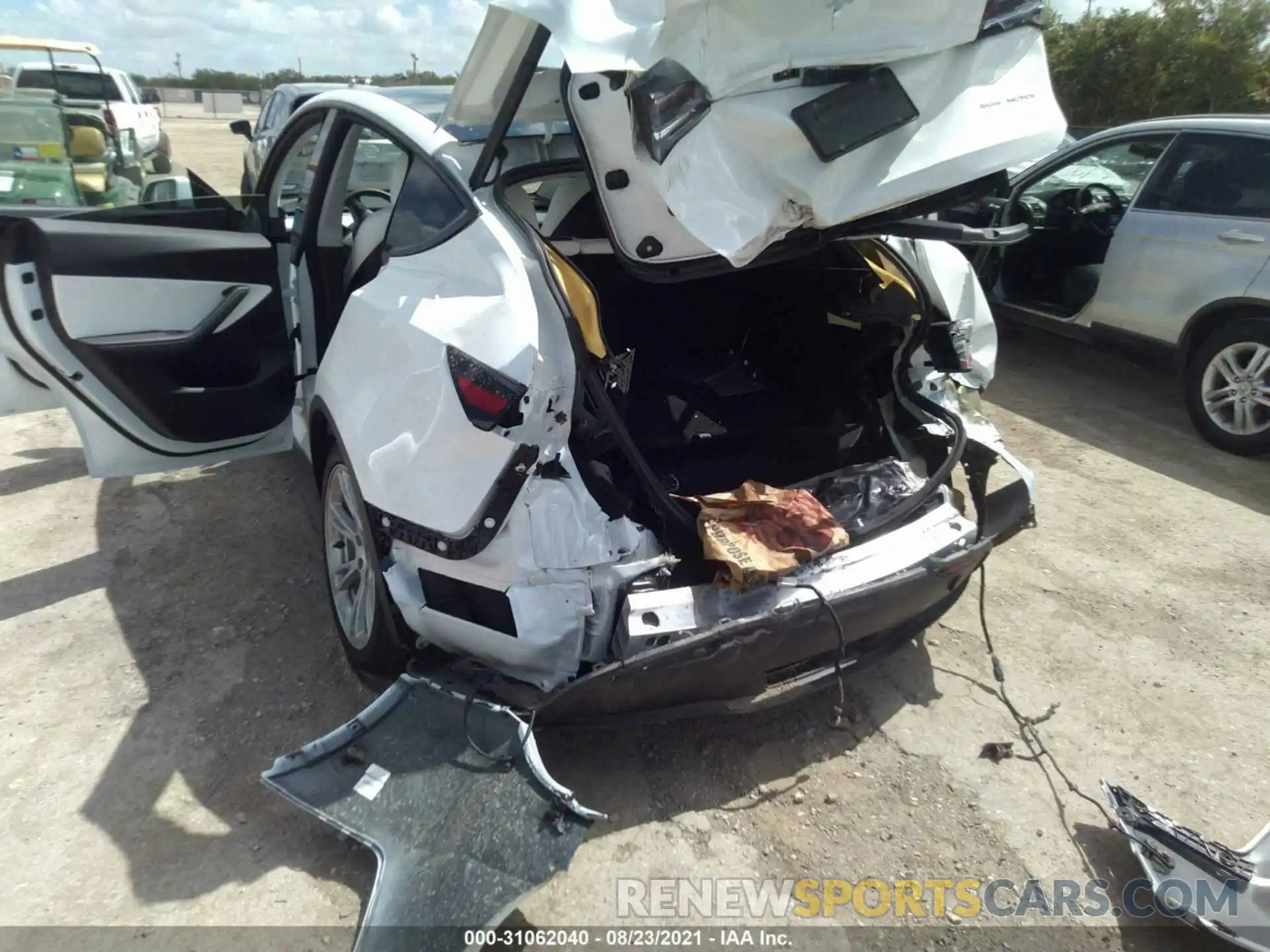 6 Photograph of a damaged car 5YJYGDEE5LF023595 TESLA MODEL Y 2020