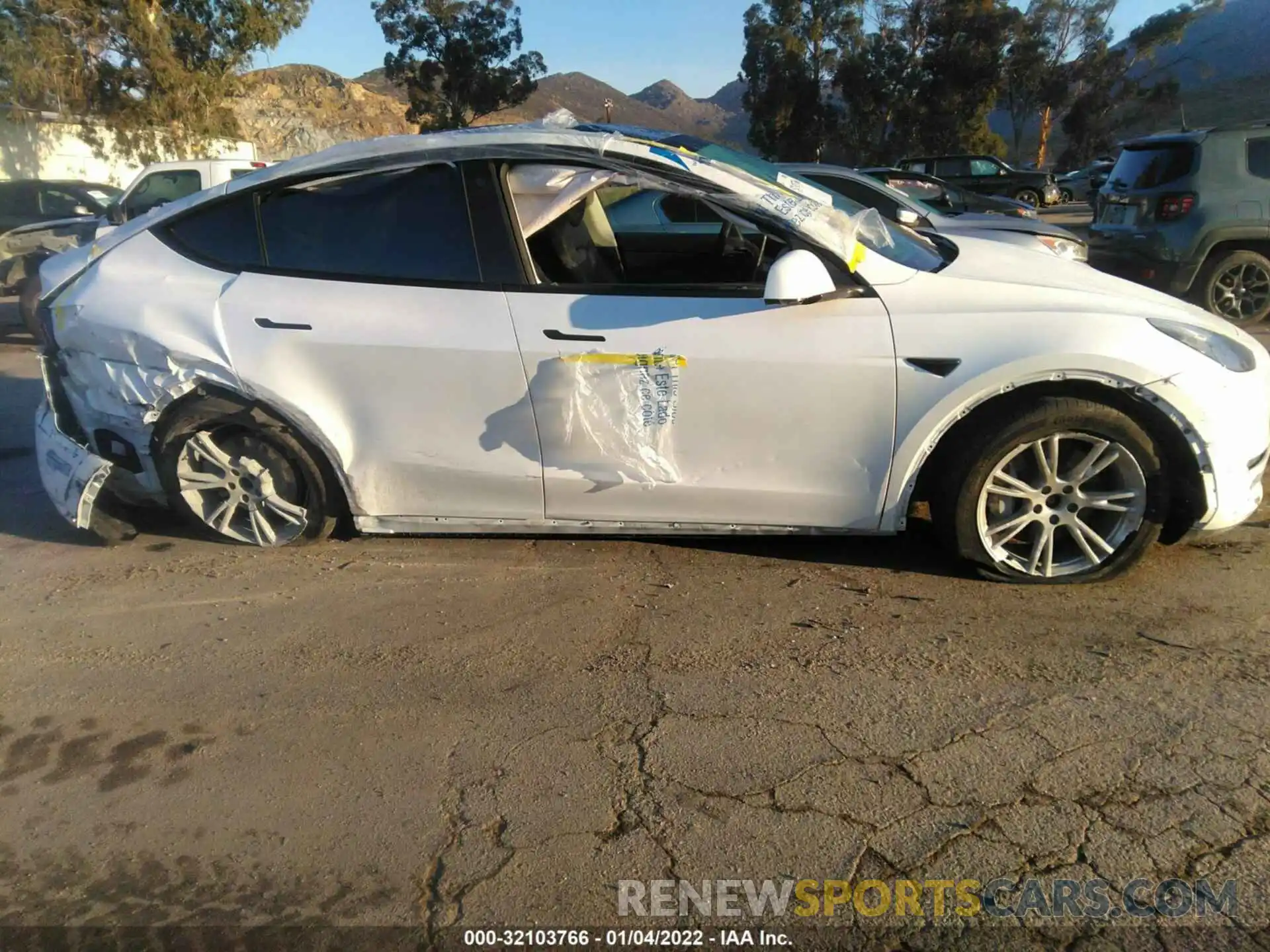 6 Photograph of a damaged car 5YJYGDEE5LF026612 TESLA MODEL Y 2020