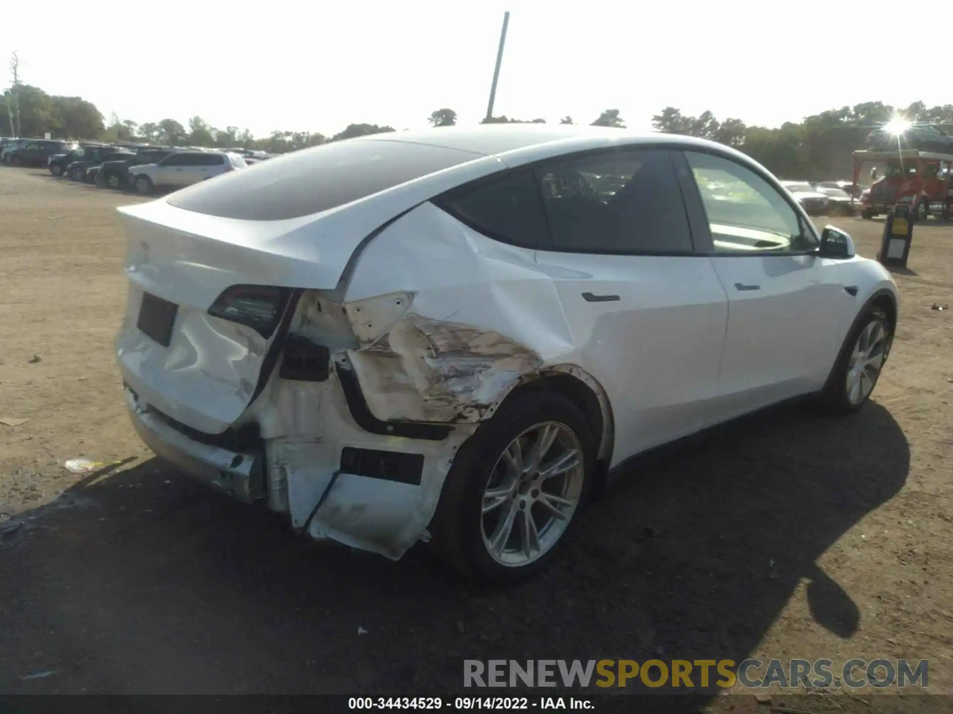 4 Photograph of a damaged car 5YJYGDEE5LF032023 TESLA MODEL Y 2020