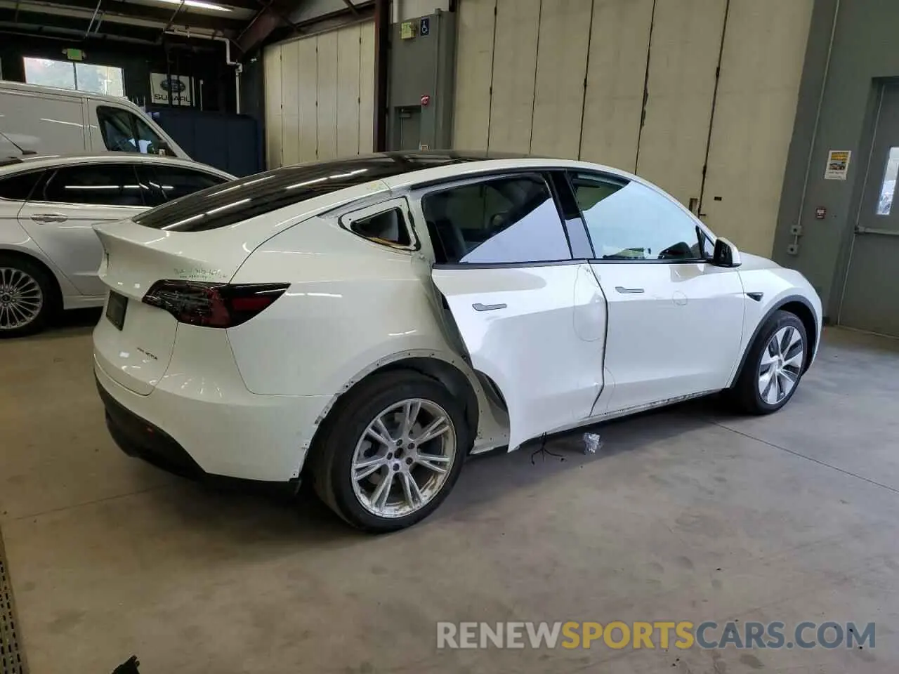 3 Photograph of a damaged car 5YJYGDEE5LF032541 TESLA MODEL Y 2020