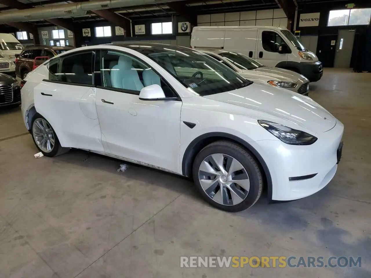 4 Photograph of a damaged car 5YJYGDEE5LF032541 TESLA MODEL Y 2020