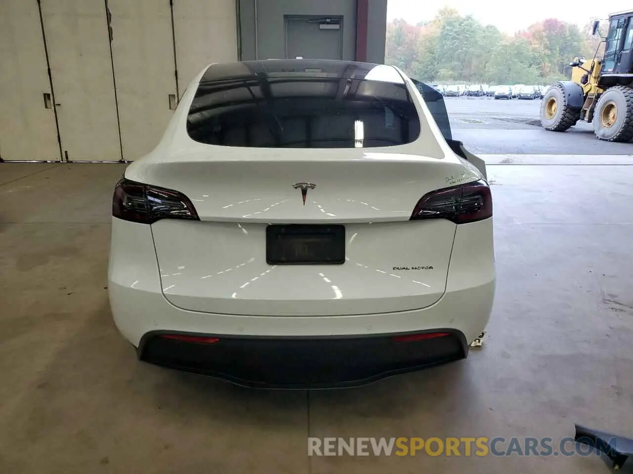 6 Photograph of a damaged car 5YJYGDEE5LF032541 TESLA MODEL Y 2020