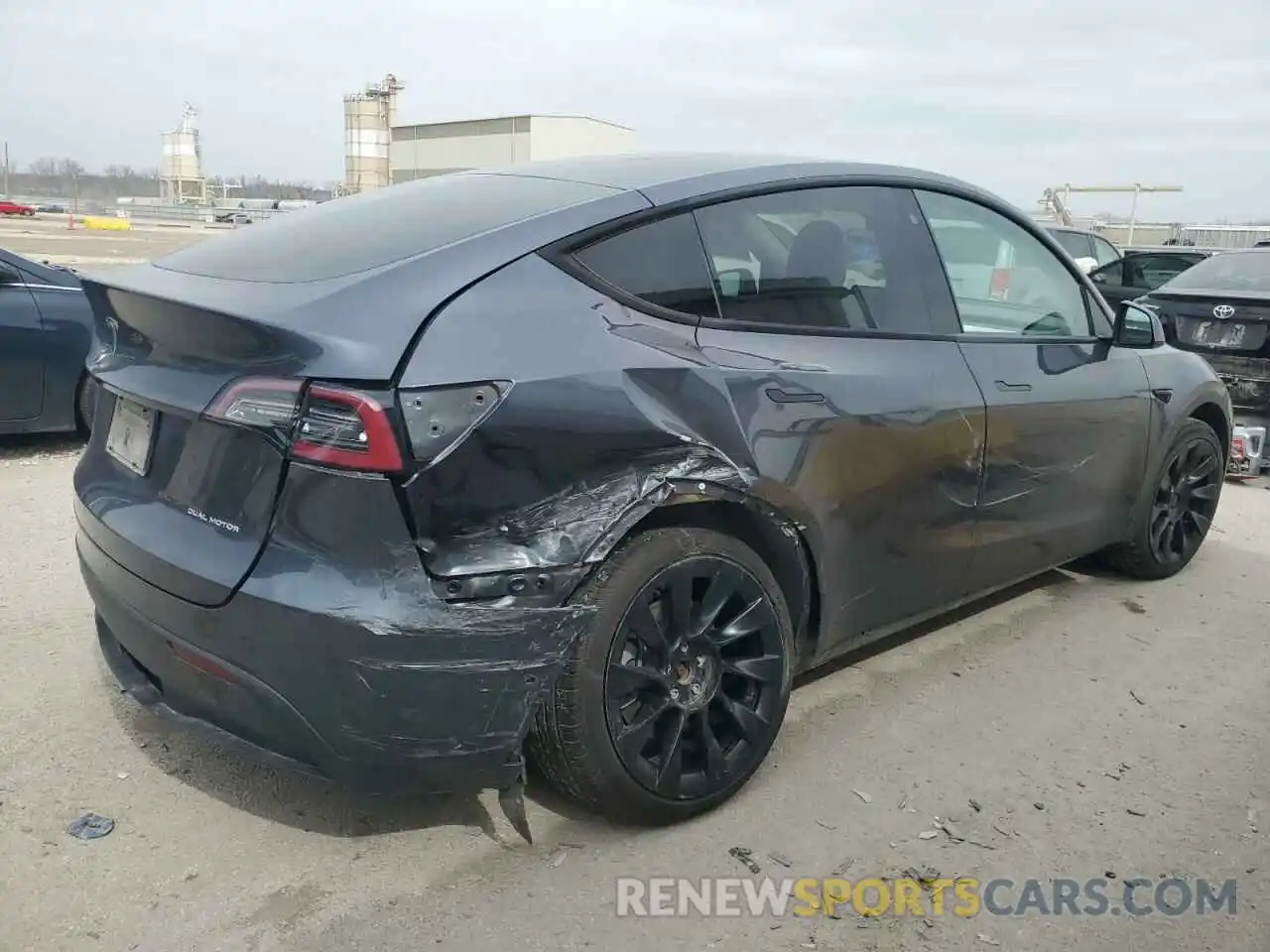 3 Photograph of a damaged car 5YJYGDEE5LF034791 TESLA MODEL Y 2020