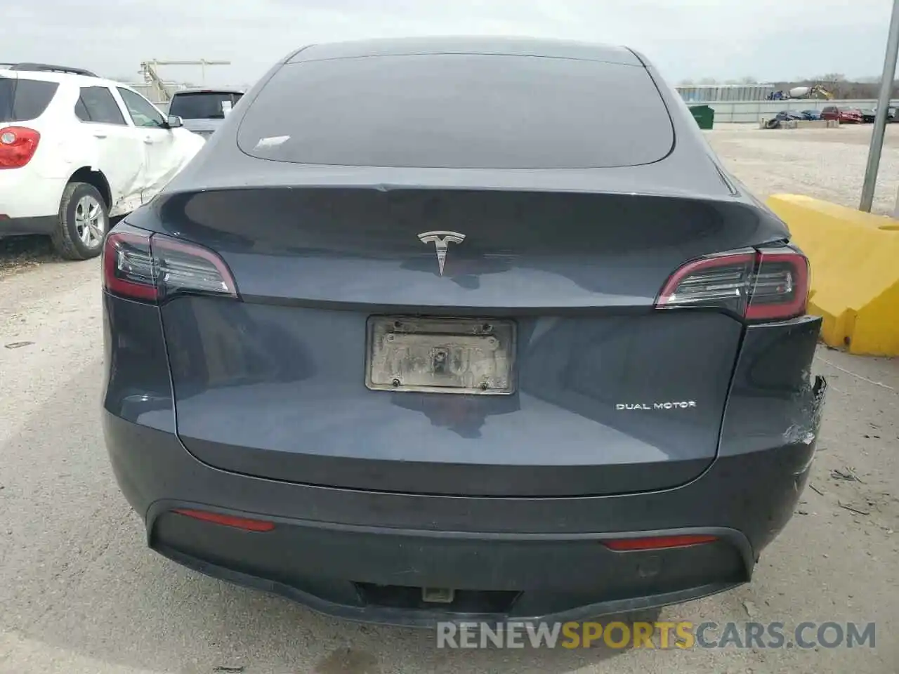 6 Photograph of a damaged car 5YJYGDEE5LF034791 TESLA MODEL Y 2020