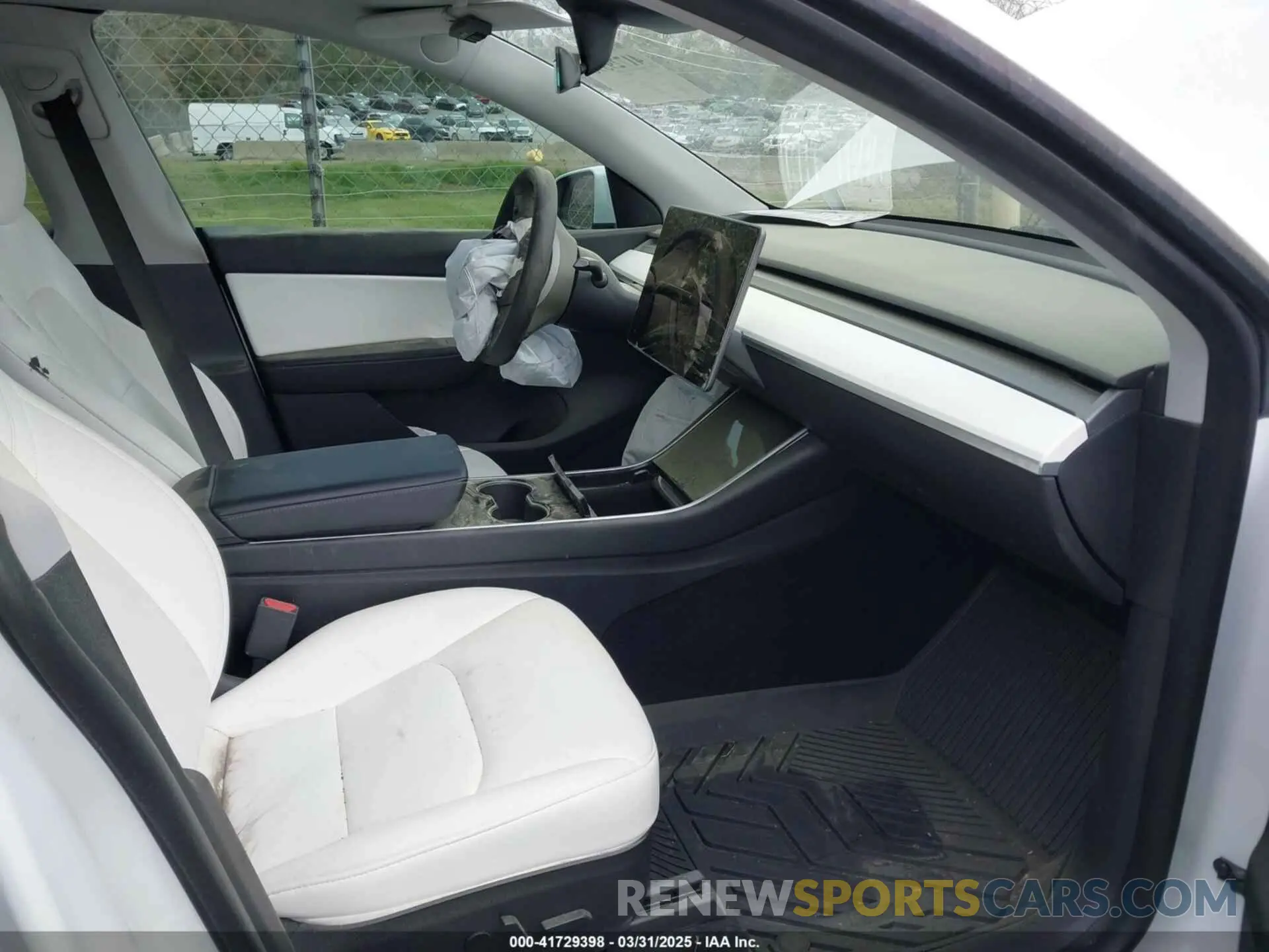 5 Photograph of a damaged car 5YJYGDEE5LF037156 TESLA MODEL Y 2020