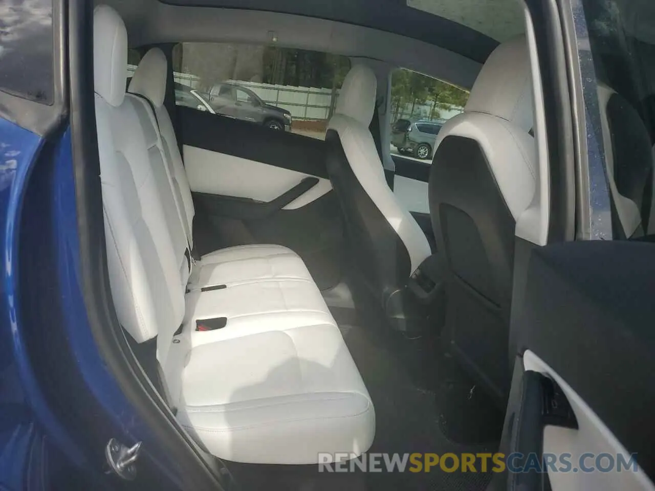 10 Photograph of a damaged car 5YJYGDEE5LF040042 TESLA MODEL Y 2020