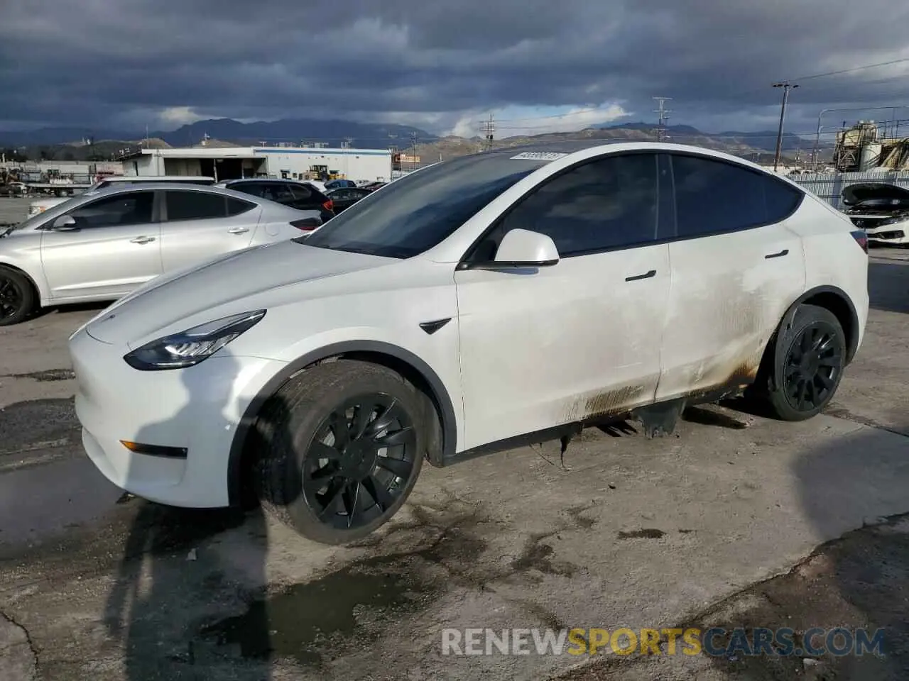 1 Photograph of a damaged car 5YJYGDEE5LF040347 TESLA MODEL Y 2020