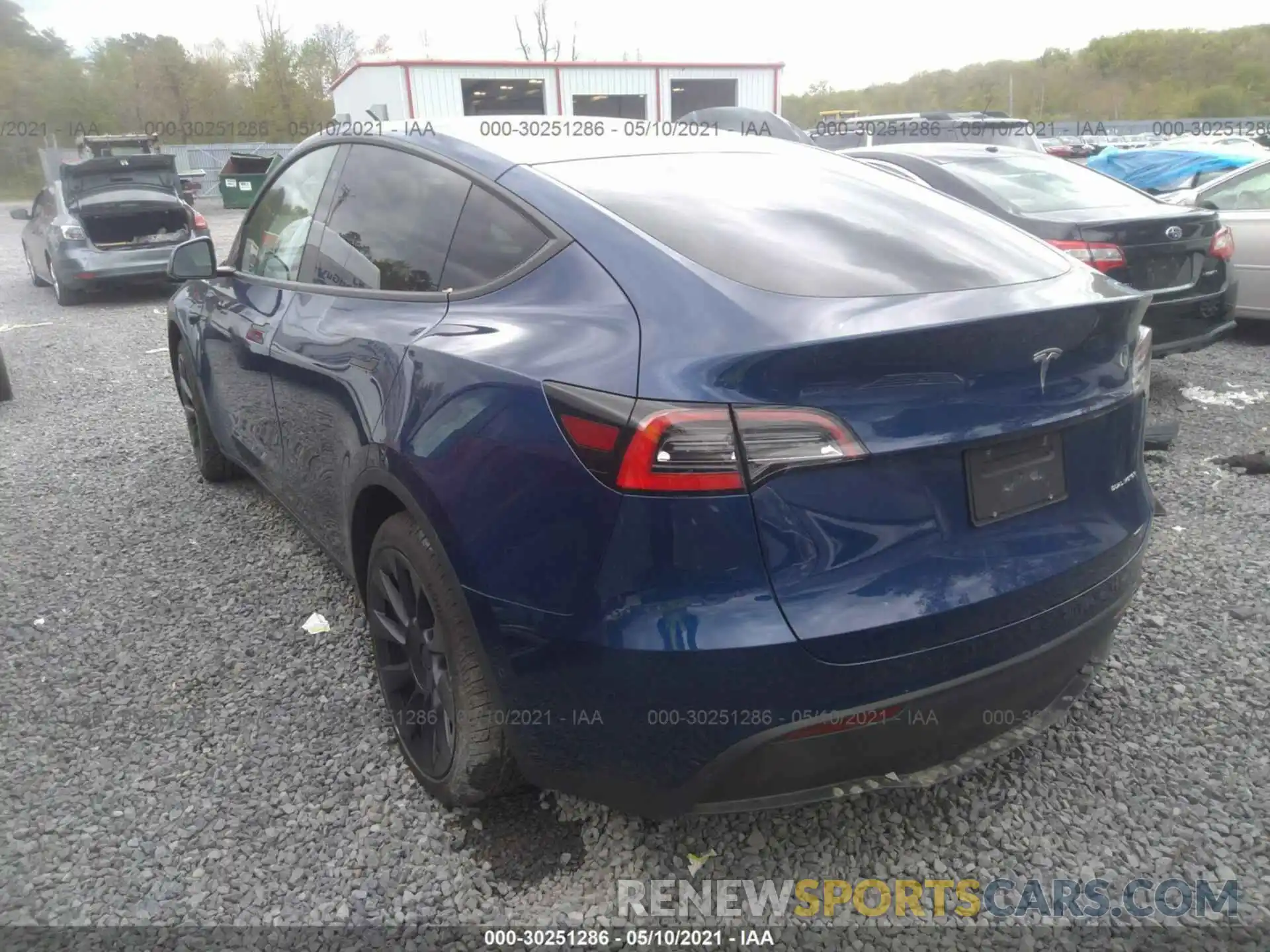 3 Photograph of a damaged car 5YJYGDEE5LF048576 TESLA MODEL Y 2020