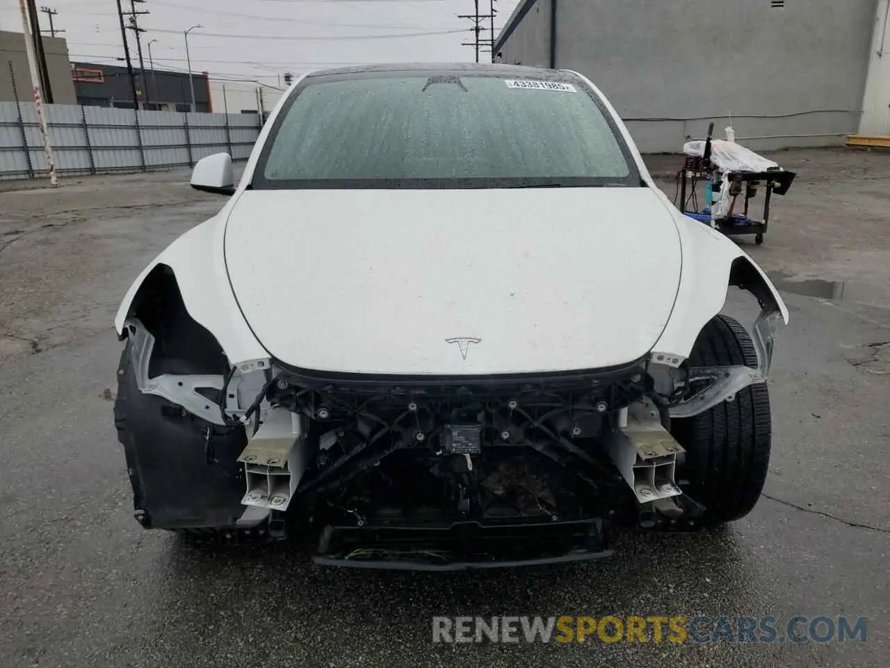 5 Photograph of a damaged car 5YJYGDEE5LF053938 TESLA MODEL Y 2020