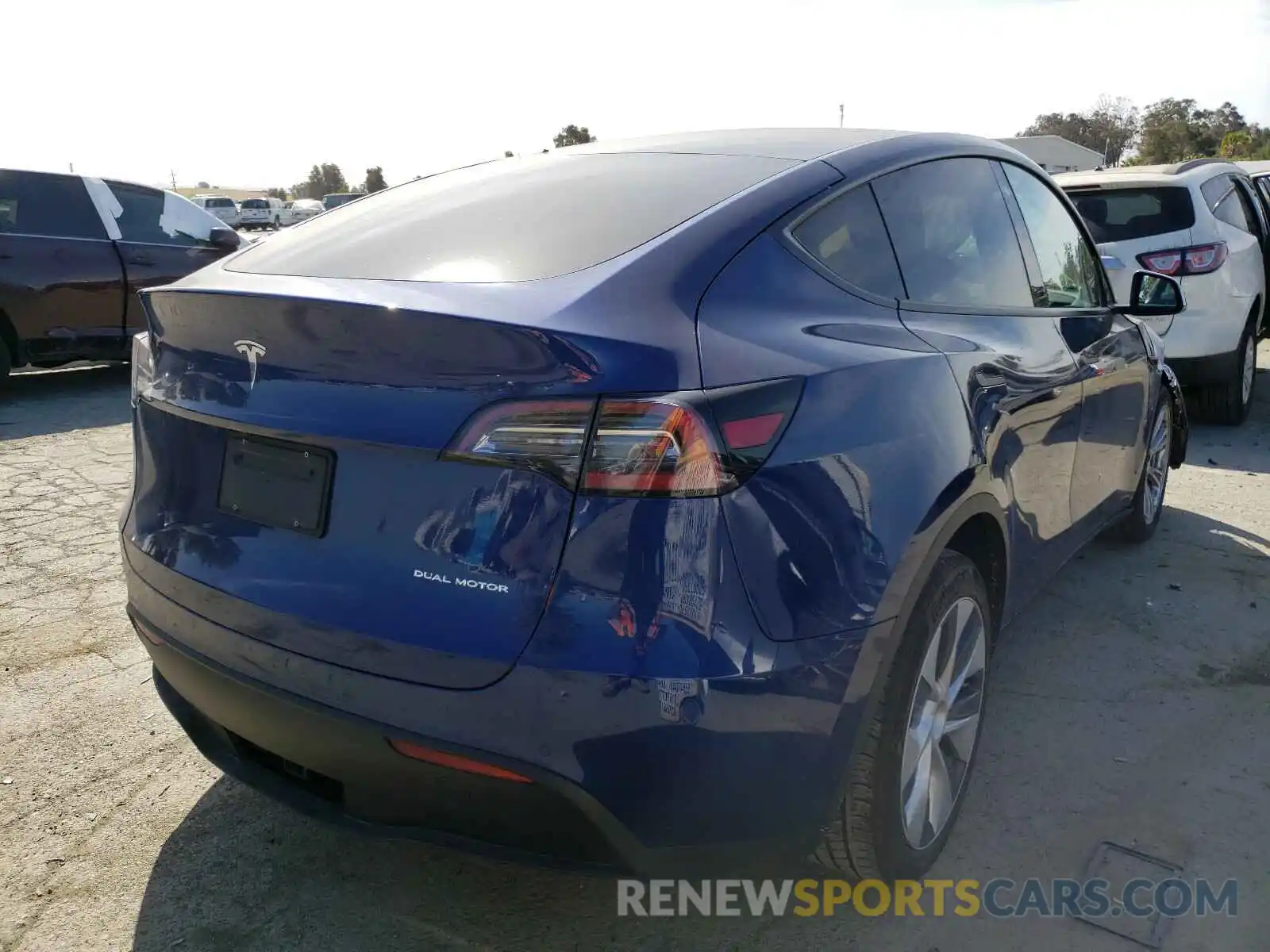 4 Photograph of a damaged car 5YJYGDEE6LF018079 TESLA MODEL Y 2020